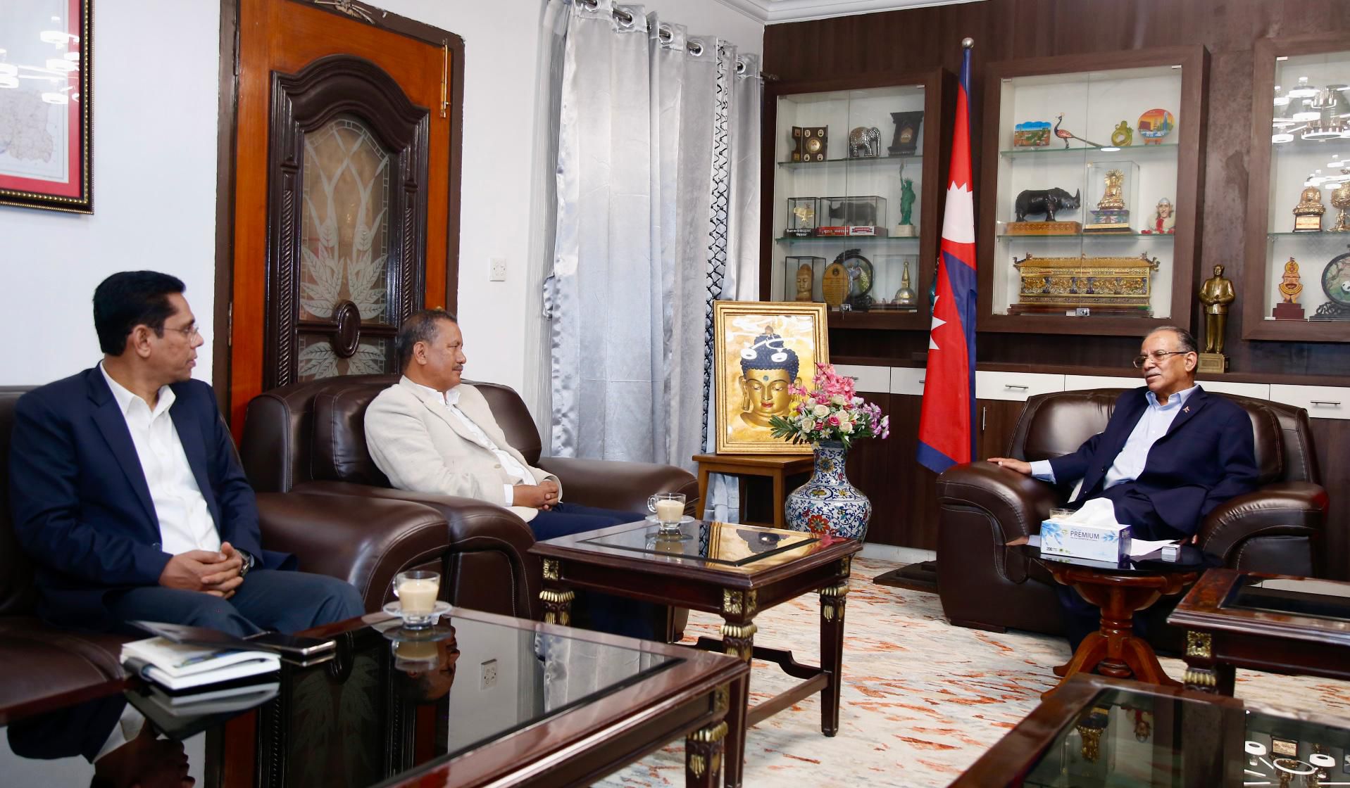 प्रचण्ड र विप्लवबिच भेटवार्ता