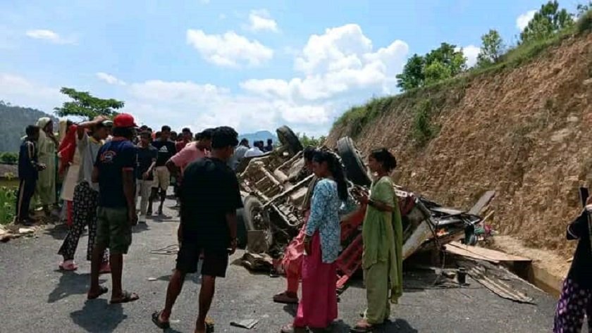 सल्यान फोर्स गाडी दुर्घटना हुँदा १५ जना घाइते, अधिकांश घाइतेको अवस्था गम्भीर