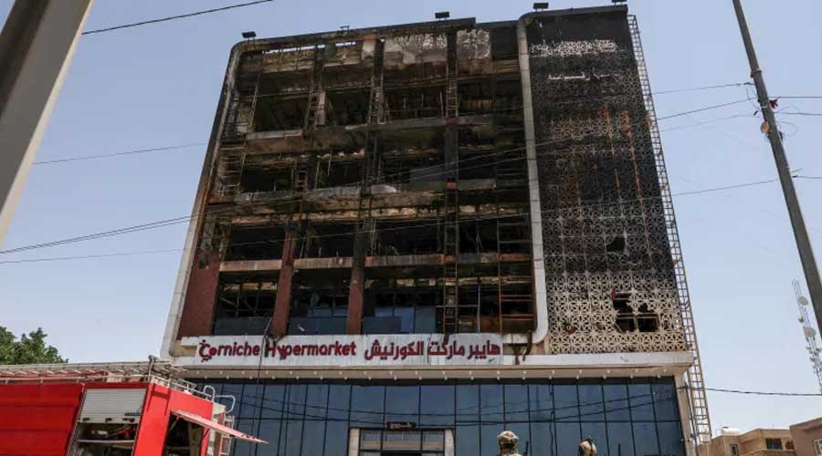 सपिङ मलमा आगो लाग्दा ६० जनाको मृत्यु