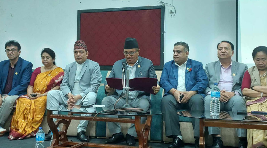 मुख्यमन्त्री लामाले दिए राजीनामा