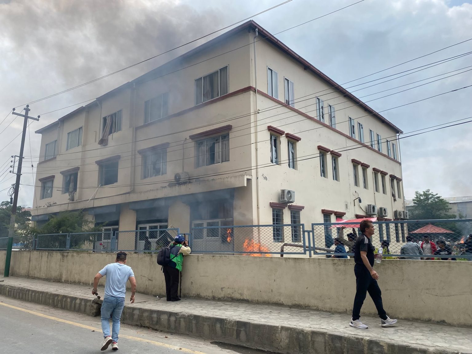 एमालेको केन्द्रीय कार्यालयमा आगजनी