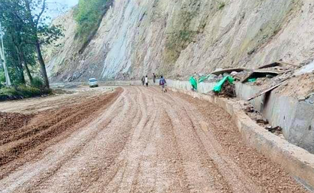 धुलिखेल खावा सडकखण्डमा राति सवारीसाधन चलाउन रोक