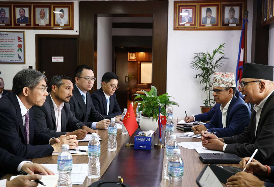 अर्थमन्त्री पौडेल र चीनका उपमन्त्री लिजुनबीच रसुवा नाका सुचारु गर्न छलफल