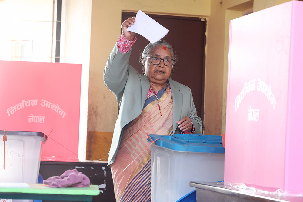 प्रधानमन्त्री कार्कीले गरिन मतदान