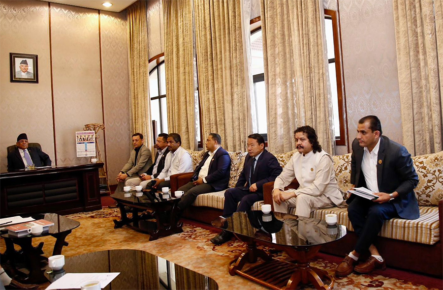 साझा धारणा बनाउन विपक्षी दलको बैठक जारी