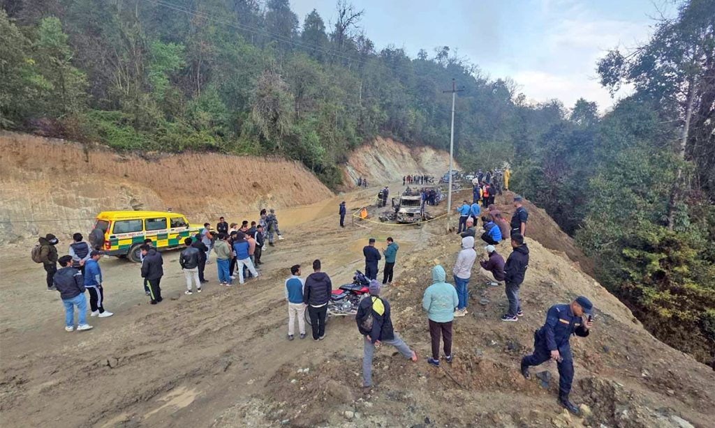 ताप्लेजुङ घटनाका घाइतेलाई हेलिकप्टरबाट काठमाडौं ल्याइँदै
