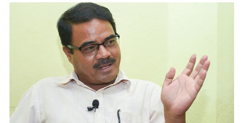 १३ जनाले छाडे आहुतिको साथ