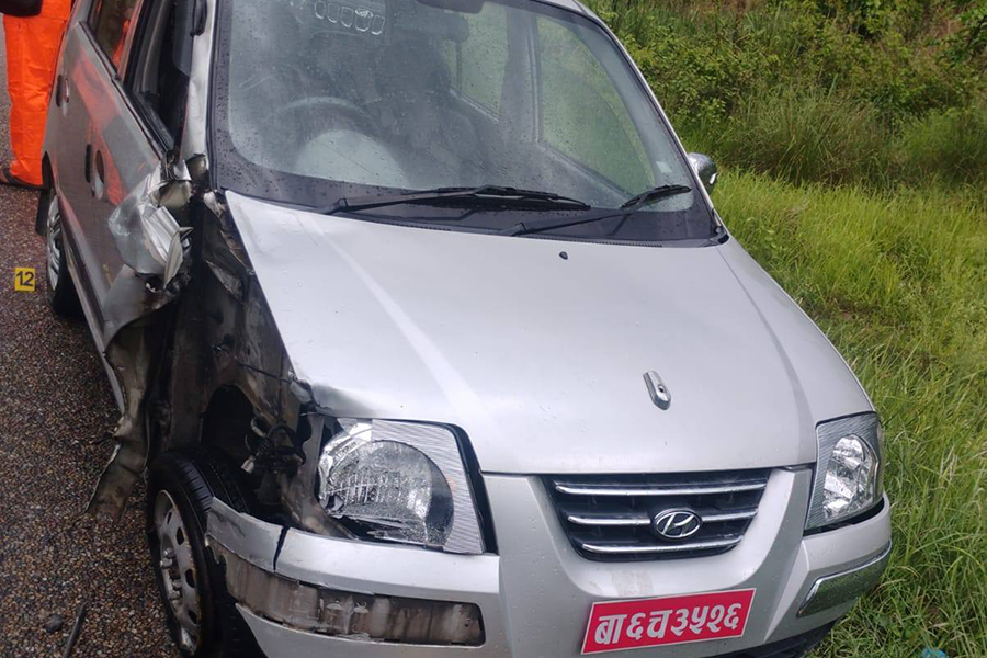 कारले मोटरसाइकललाई ठक्कर दिँदा बुबा-छोरीको मृत्यु