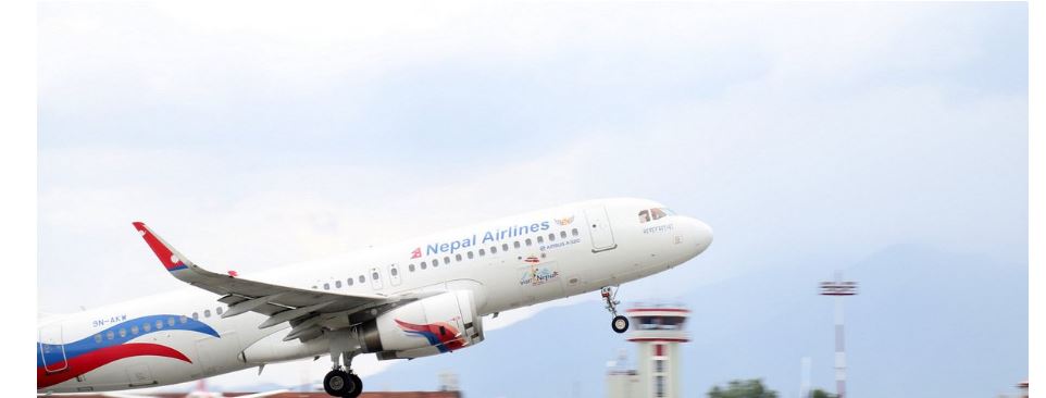 नेपाल एयरलाइन्सका चालक दलका सदस्य दोहा एयरपोर्टमा पक्राउ