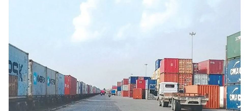 वीरगञ्ज नाका हुँदै पाँच खर्ब ६५ अर्ब आयात र साढे ९१ अर्ब निर्यात