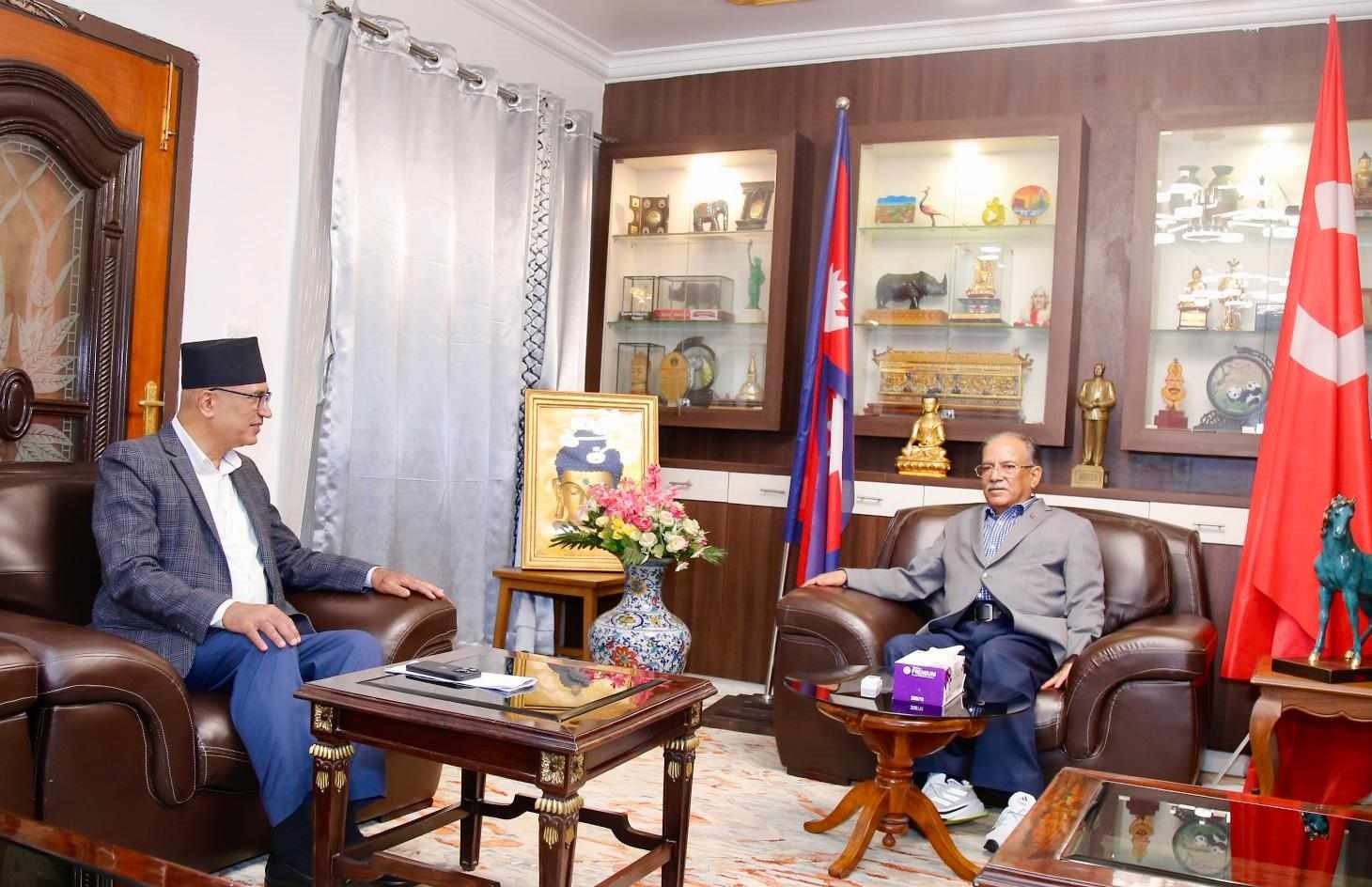 अर्थमन्त्री पौडेलले भेटे प्रचण्डलाई