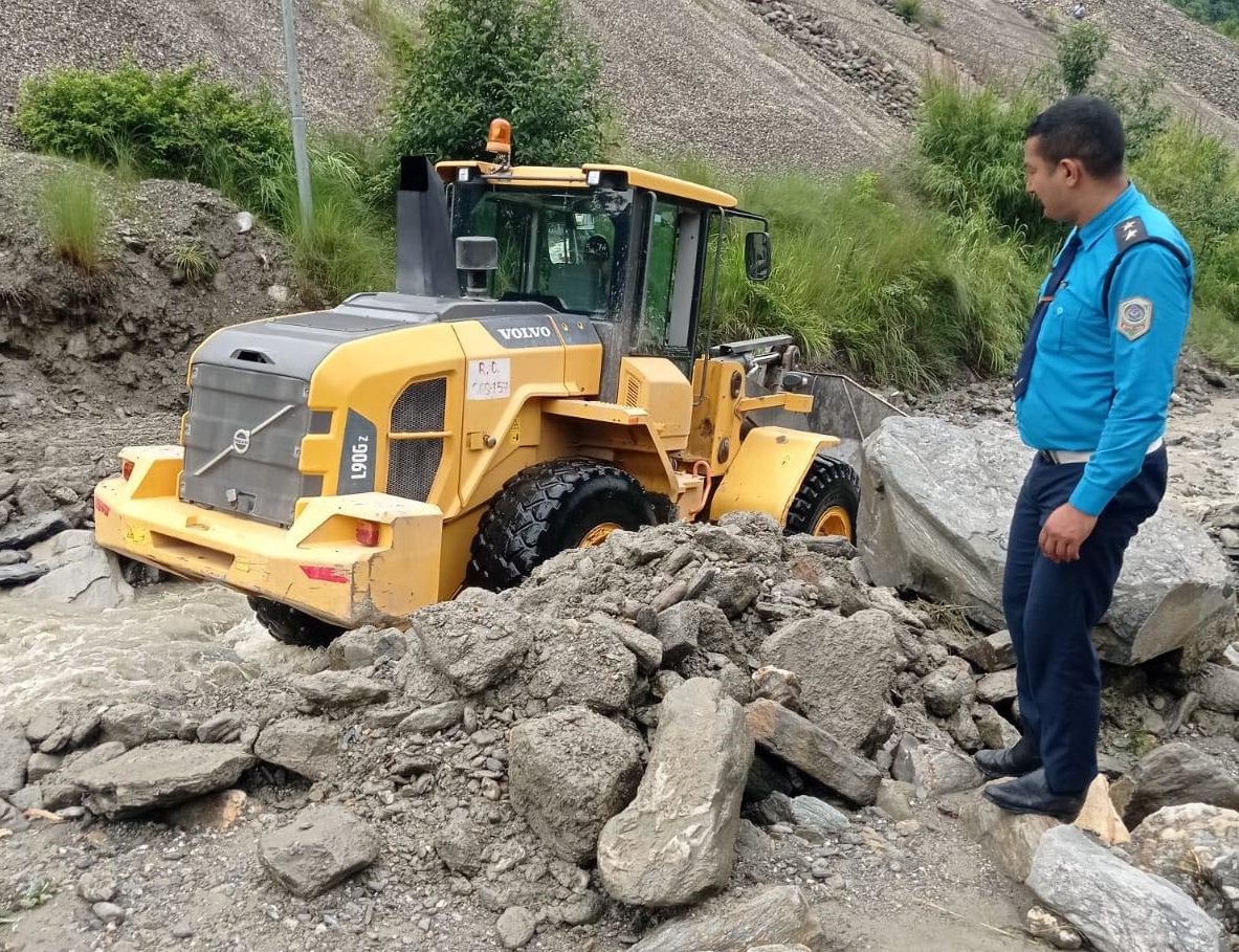 पहिरोले अवरुद्ध वीपी राजमार्ग सञ्चालनमा