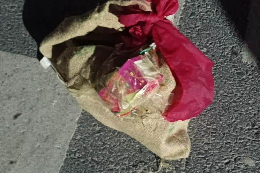 चावहिल-साँखु सडकमा शंकास्पद वस्तु फेला