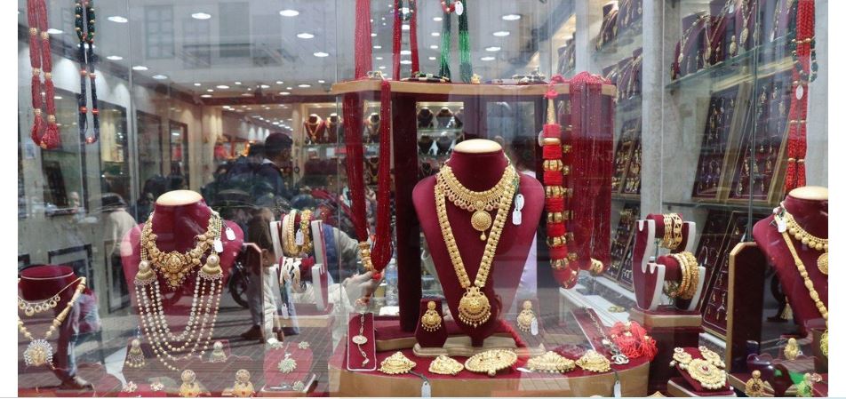 आज पनि घट्यो सुनचाँदीको मुल्य