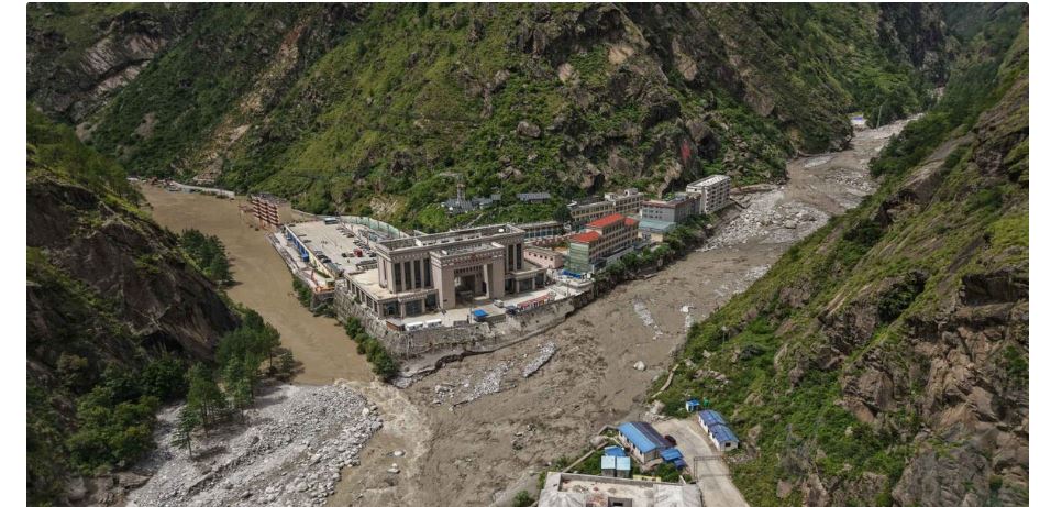 केरुङमा फसेका नेपालीलाई आज स्वदेश फर्काइँदै