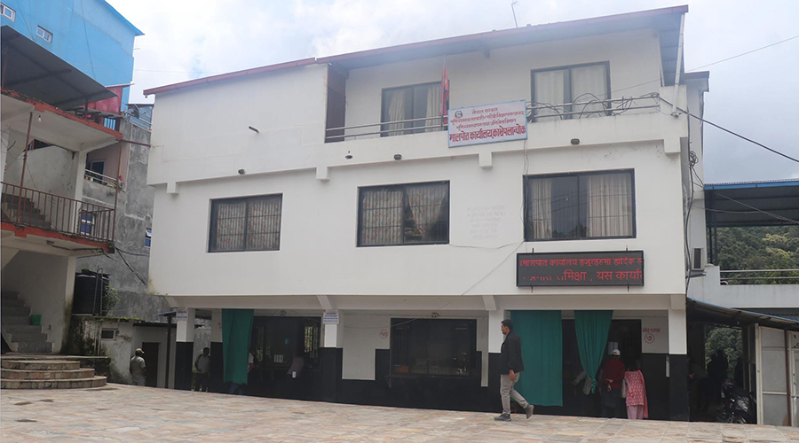 मालपोत कार्यालय काभ्रेमा अख्तियारको छापा