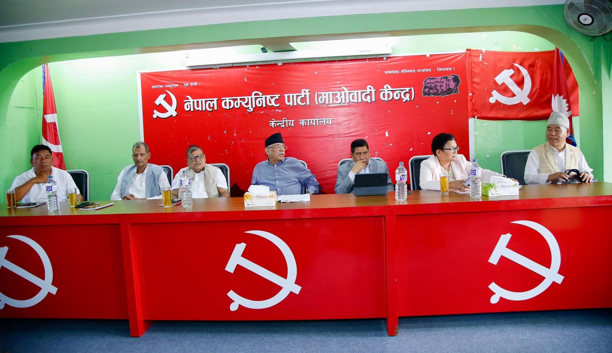 माओवादी स्थायी समितिको बैठक बस्दै