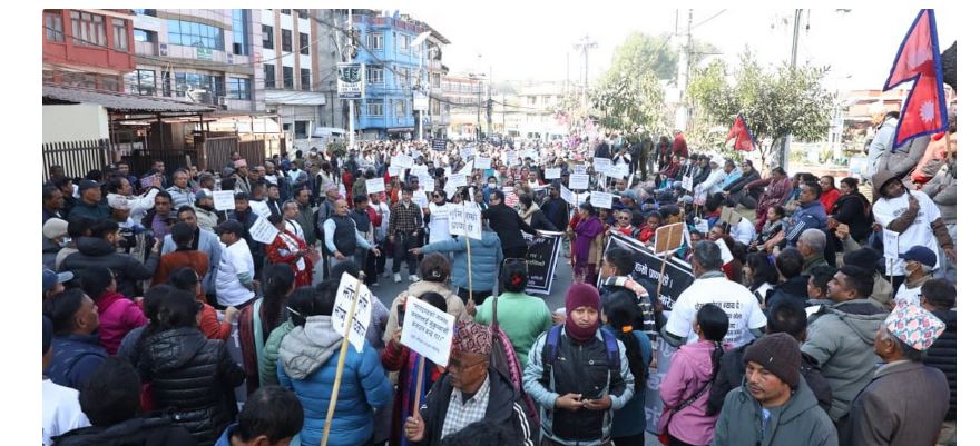 खोला किनारको मापदण्ड खारेजको माग गर्दै र्‍याली