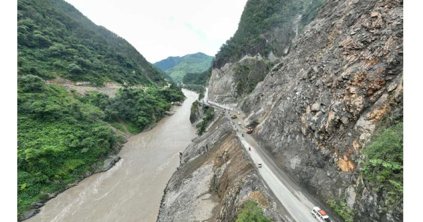 अवरुद्ध मुग्लिन–नारायणगढ सडकखण्ड खुल्यो