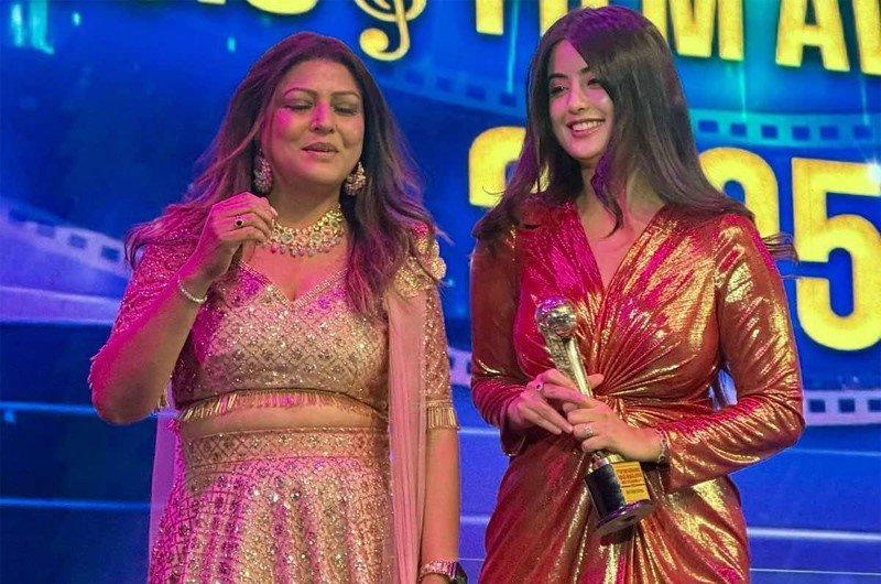 नीति सर्वश्रेष्ठ डेब्यु अभिनेत्री घोषित