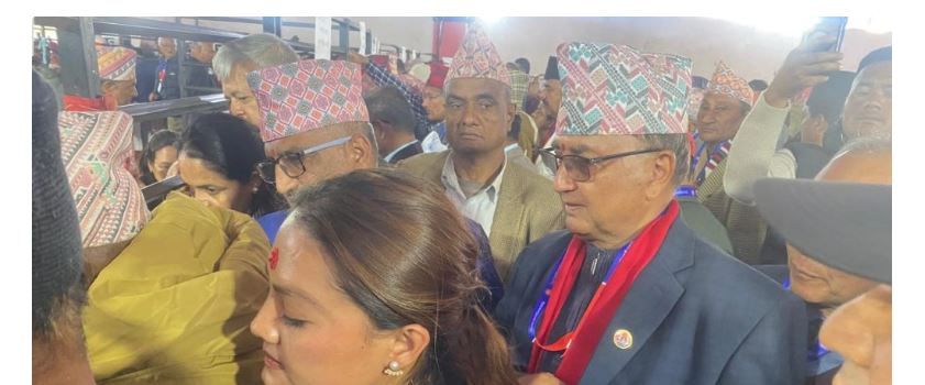 ईश्वर पोखरेलले गराए उम्मेदवारी दर्ता