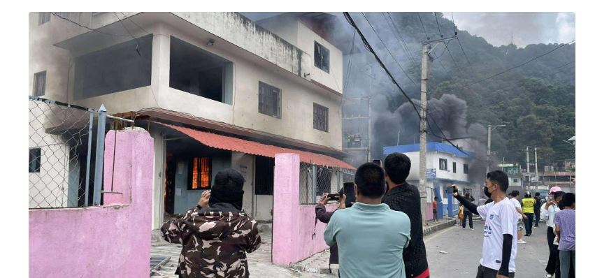 तारकेश्वरमा प्रहरी चौकी र वडा कार्यालयमा आगजनी