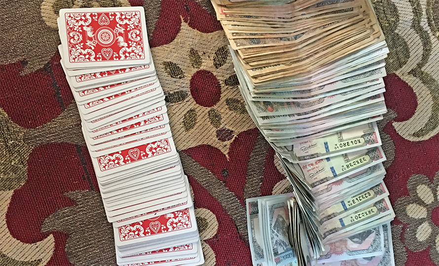 जुवातास खेल्दै गरेको अवस्थामा १७ जना पक्राउ