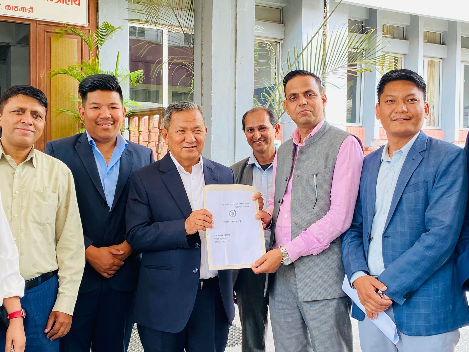 सरकारलाई प्रेस सेन्टरले बुझायो १५ बुँदे ज्ञापनपत्र